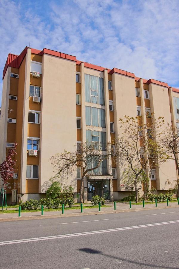 Diamond Butterfly Apartment Skopie Exterior foto